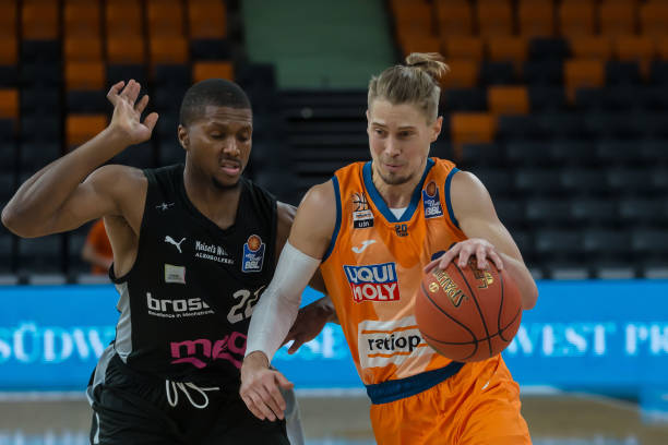 战术打法硬 战术打法硬