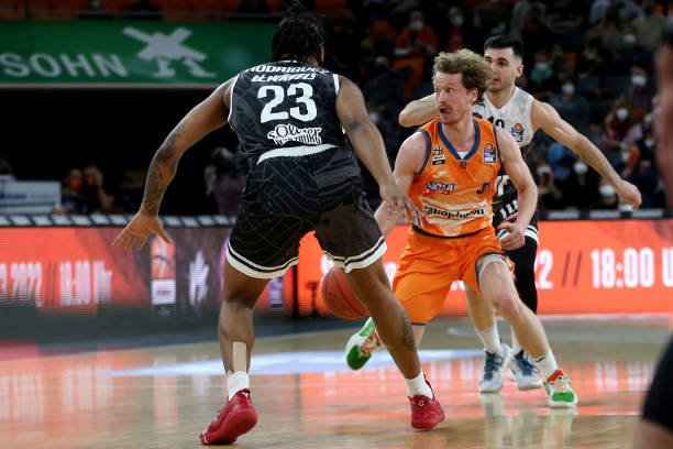 对上海队来 对上海队来